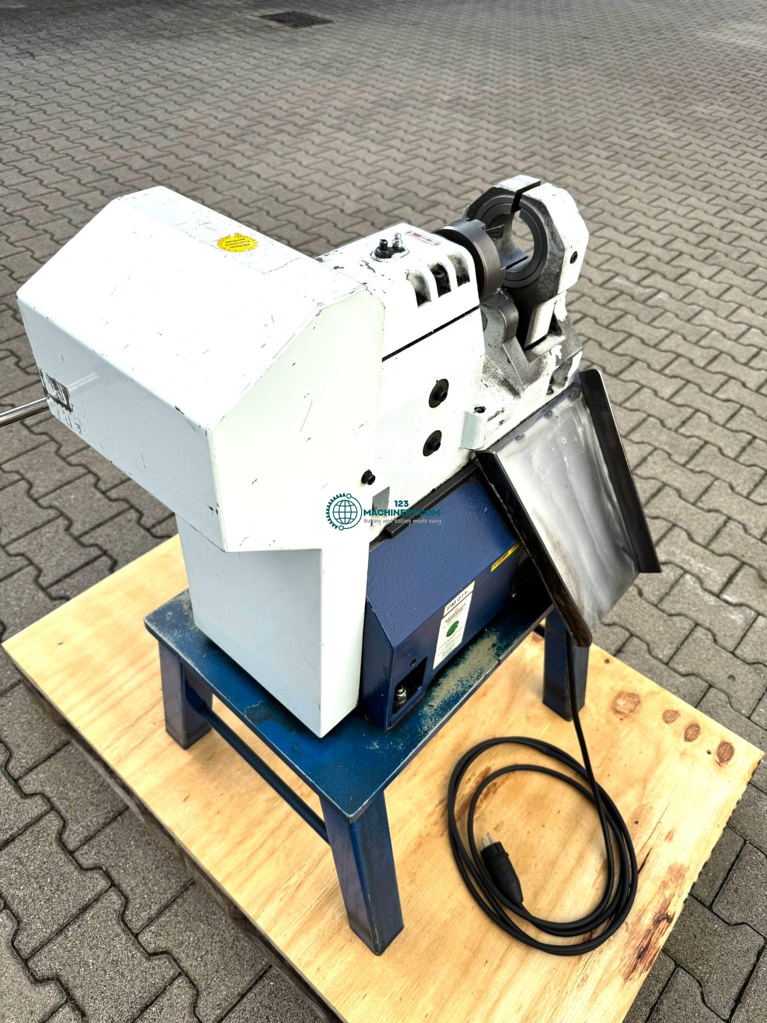 E.Büker - Typ N76 Endenbearbeitungsmaschine / Anfasmaschine